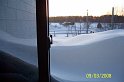 La terrasse vu d'une petite fenêtre.
